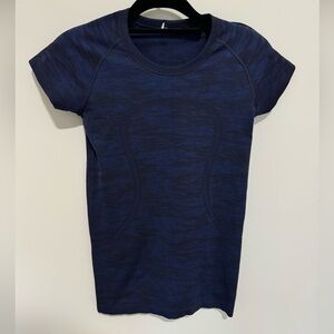 Lululemon swiftly tech short sleeve. Blue/black. Size 6.